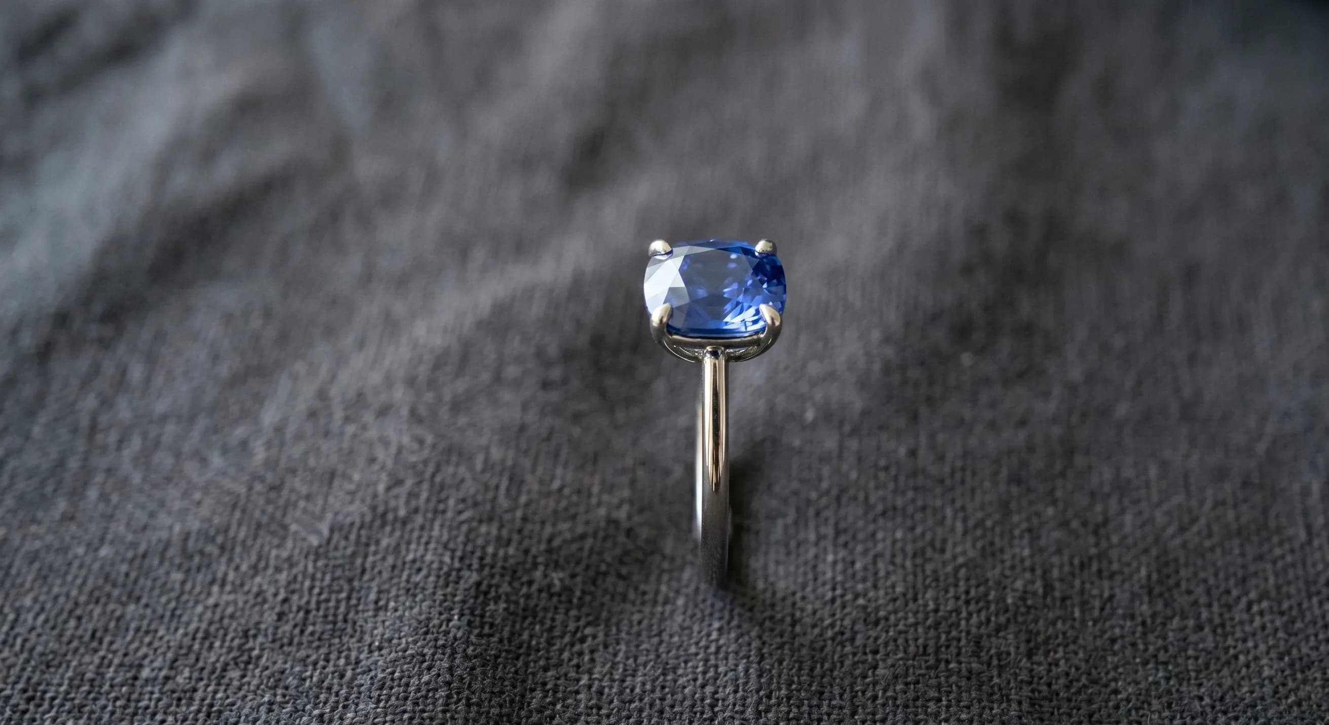 The Blue Sapphire Engagement Ring Buying Guide